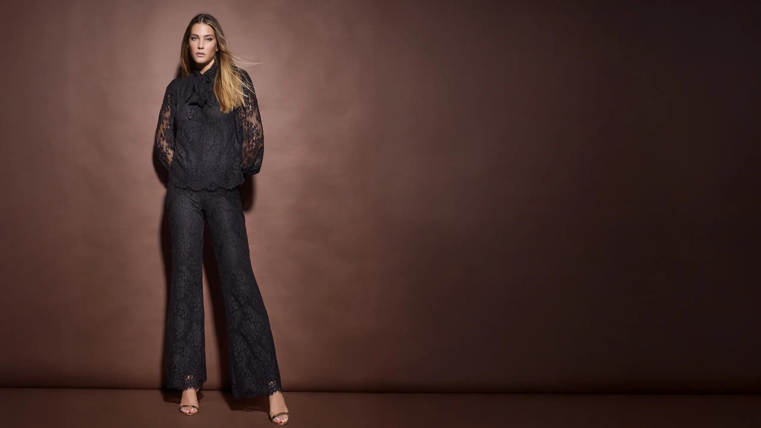 Ana Alcazar Zweiteiler Look - Elegantes Damen Zweiteiler-Set aus Spitze - Bluse mit Hose