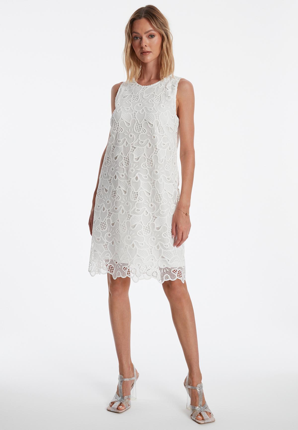 New Look Schnittmuster UN6682A - Damenkleid Mit Plissiertem Nackenband Und Ausgestelltem Rock