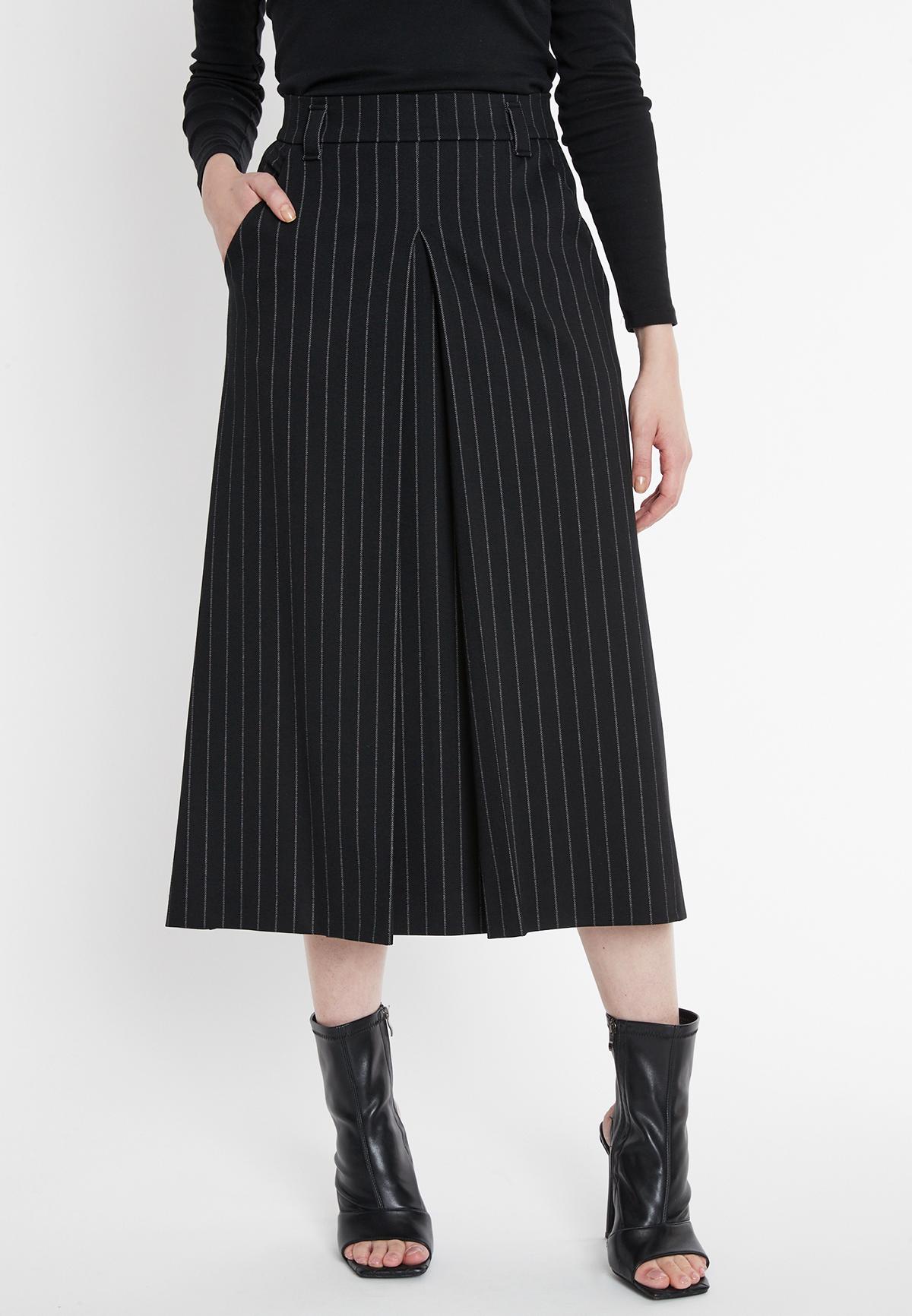 Soma midi skirt with box pleats and pinstripes
