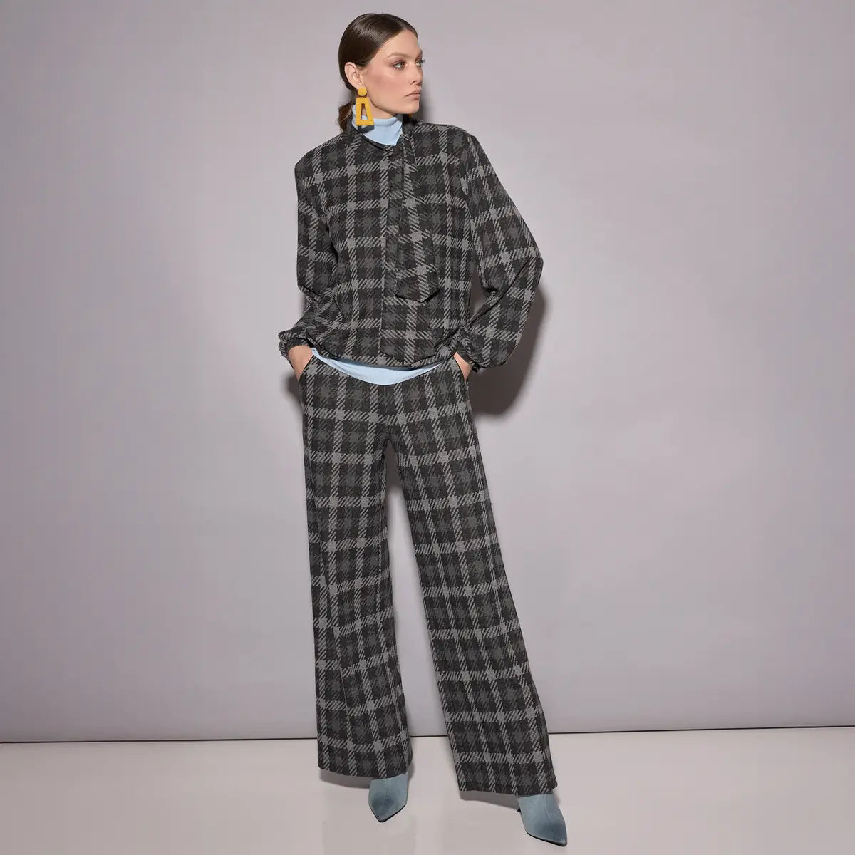 Ana-Alcazar-Hosenarten