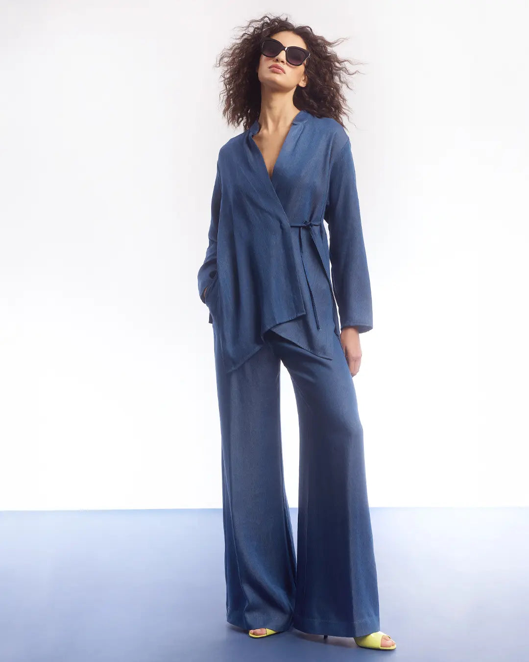 Ton in Ton Looks für den Sommer - Jeans Zweiteiler bei Ana Alcazar