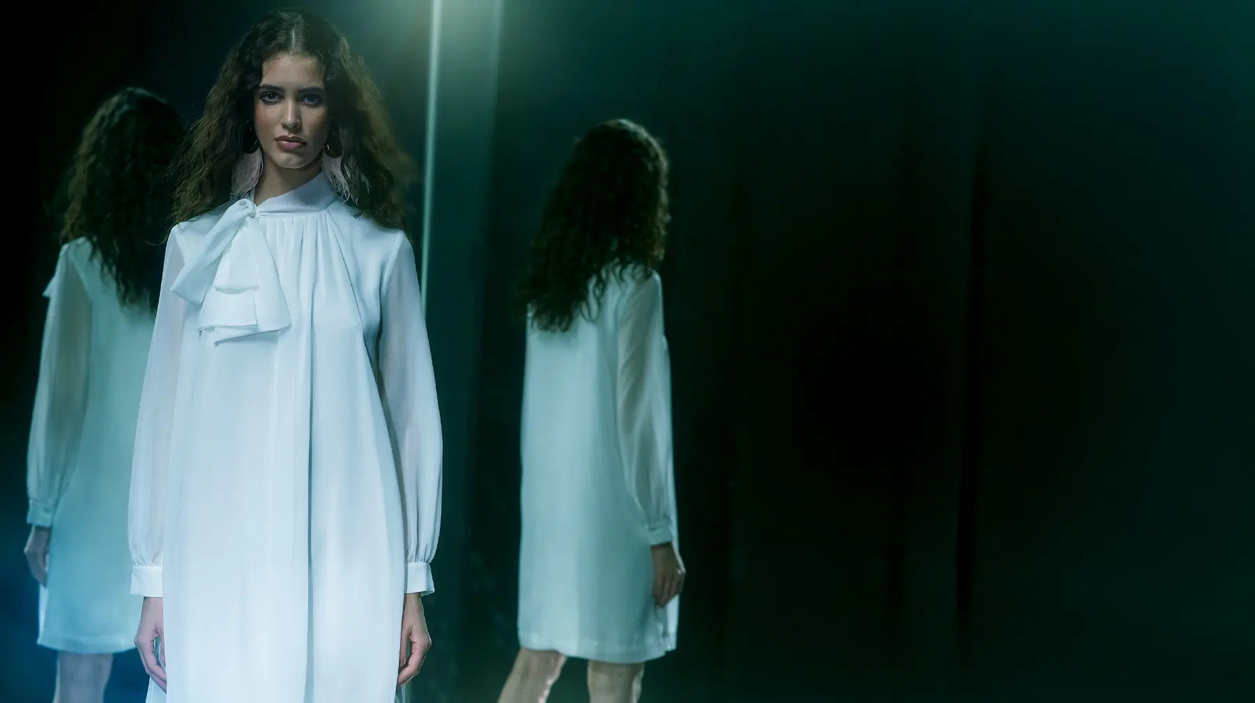 Weiße Kleider bei Ana Alcazar