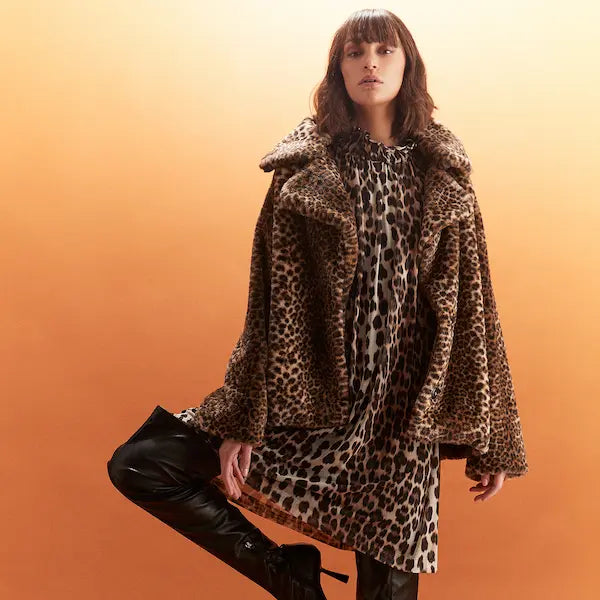 Kleider mit Animalprints richtig kombinieren